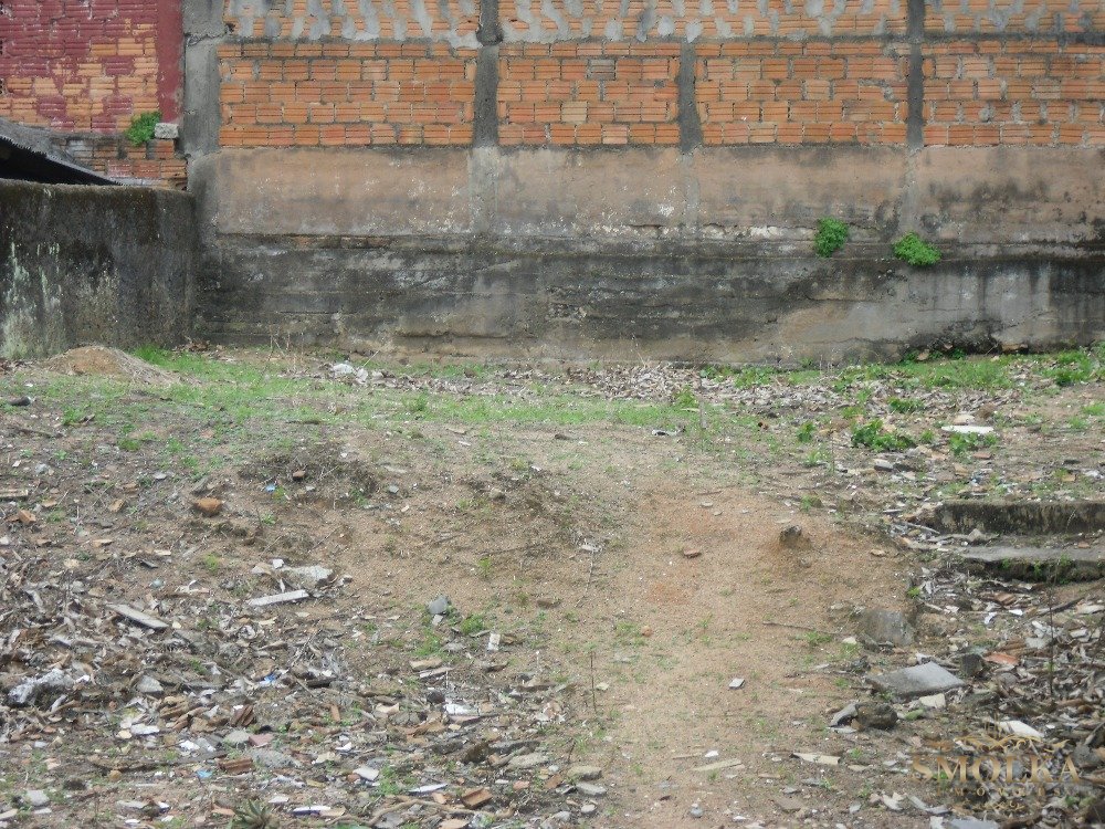 Terreno à Venda em São José — 300m², Barreiros