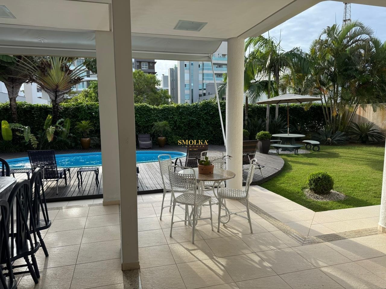 Casa em Jurerê Internacional — Amoraeville, 6 dormitórios — foto 2